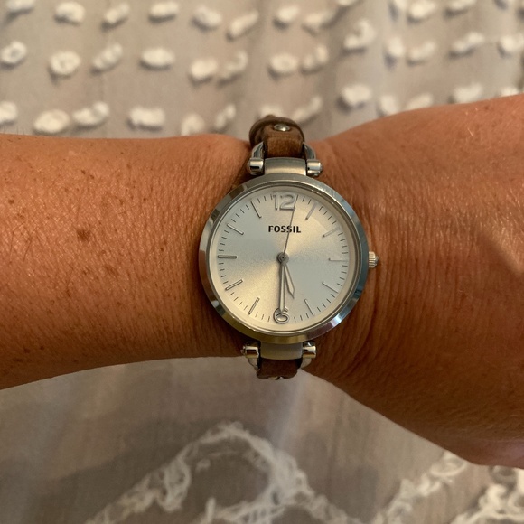 Women’s Fossil Watch - Picture 1 of 3